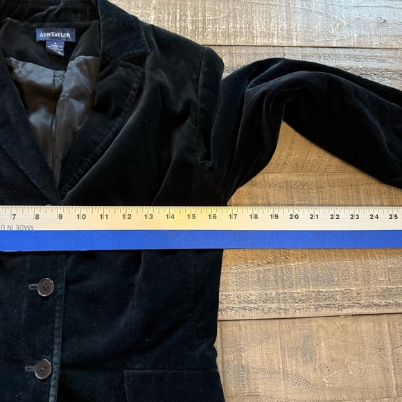 Ann Taylor Black Velour Blazer Size 4 EUC - Picture 7 of 9